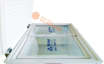 Cửa kính lùa trên bằng kính cường lực duy nhất tại tủ đông Hòa Phát Các bộ phận tủ đông Hòa Phát 162 lít HCF 336S1N1